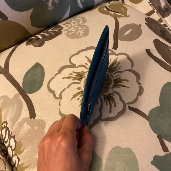 Card holder - Picture 3 of 5